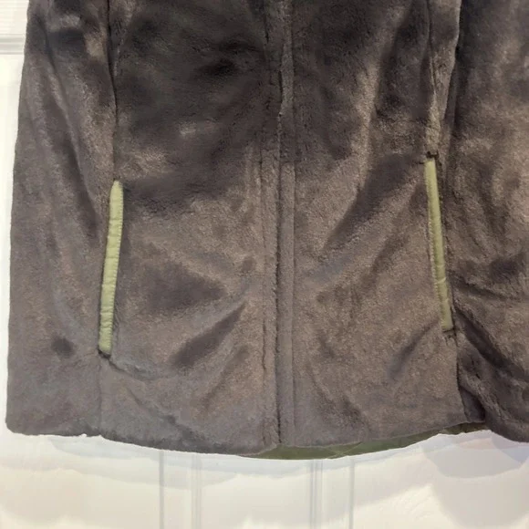 The North Face Reversible Olive Quilted Faux Fur Vest Womens S Cozy Utility Luxe - Picture 5 of 10